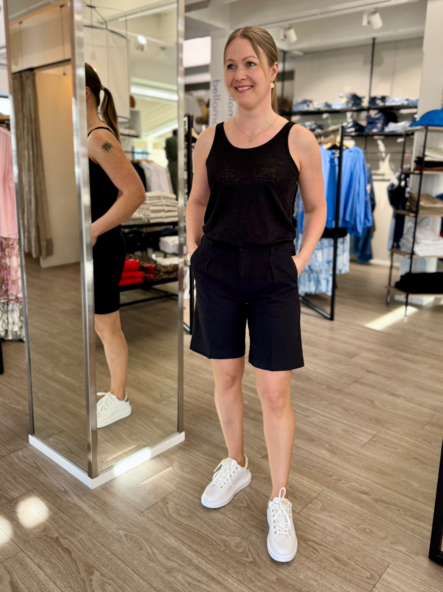 Blue Sportswear - shortsit - musta